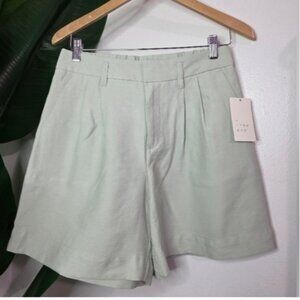 Aritzia Green Bermuda Shorts Lightweight Casual
